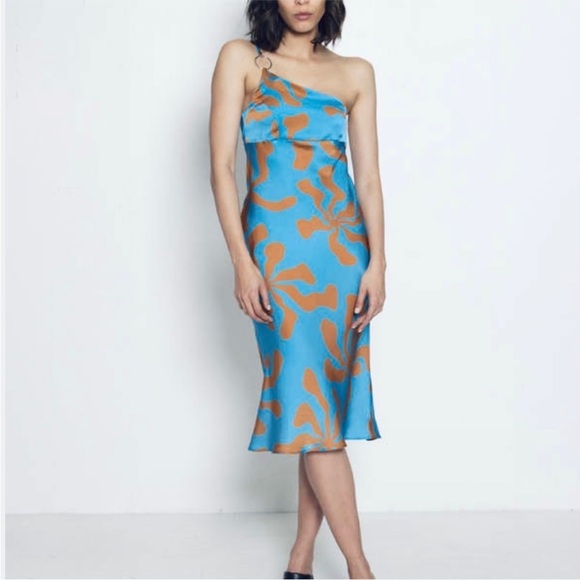 ARTHUR Apparel 100% silk bias ring dress in Hawaii - Picture 3 of 9